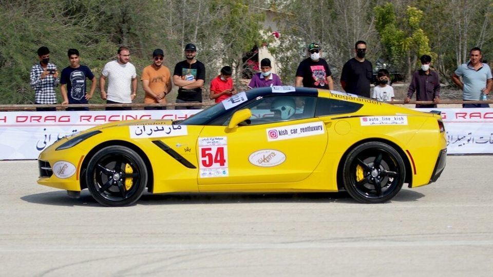  قاب‌های جالب از مسابقه اتومبیلرانی شتاب در جزیره کیش با خودروهای لاکچری