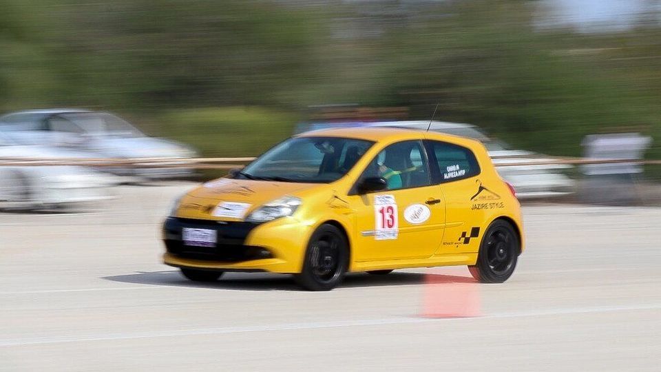  قاب‌های جالب از مسابقه اتومبیلرانی شتاب در جزیره کیش با خودروهای لاکچری