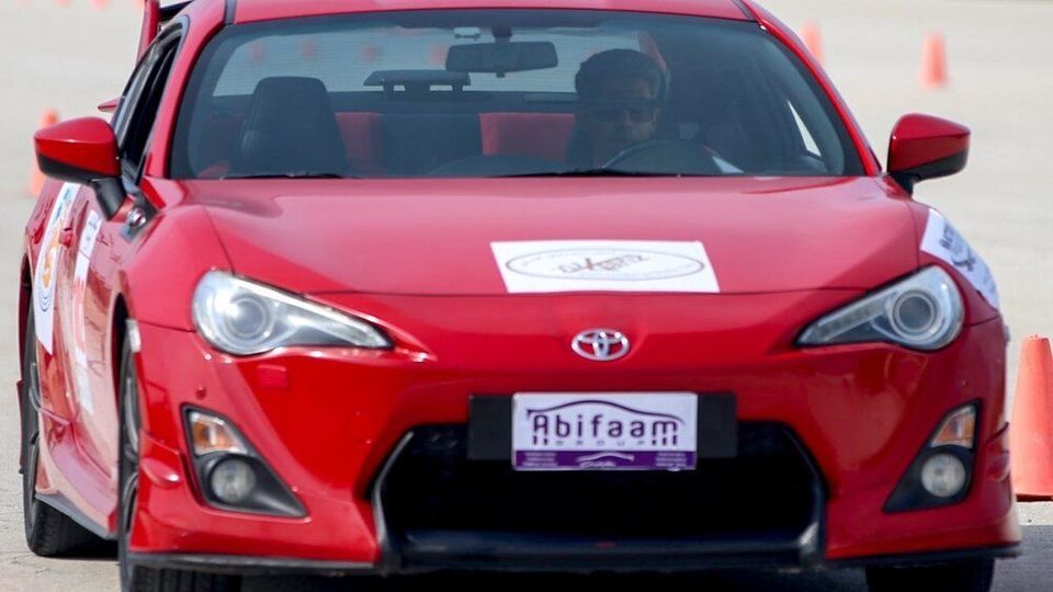  قاب‌های جالب از مسابقه اتومبیلرانی شتاب در جزیره کیش با خودروهای لاکچری