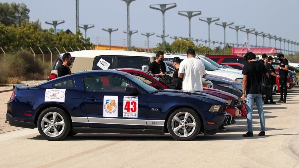  قاب‌های جالب از مسابقه اتومبیلرانی شتاب در جزیره کیش با خودروهای لاکچری