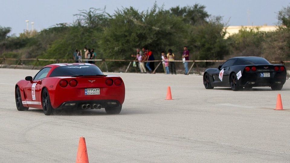  قاب‌های جالب از مسابقه اتومبیلرانی شتاب در جزیره کیش با خودروهای لاکچری