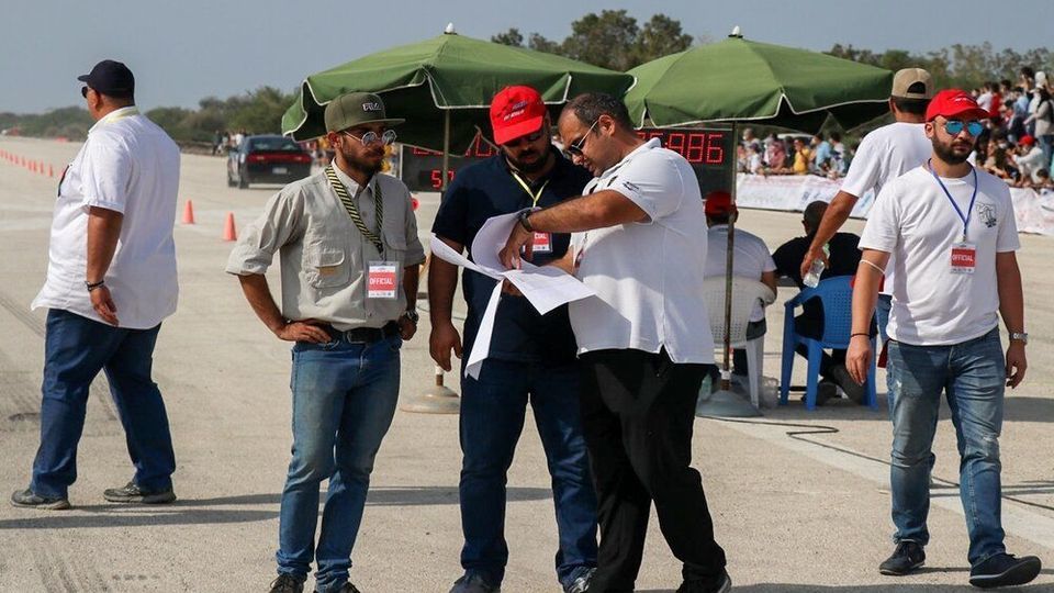  قاب‌های جالب از مسابقه اتومبیلرانی شتاب در جزیره کیش با خودروهای لاکچری