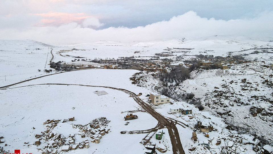بارش برف در روستای یولقون آغاج - تکاب