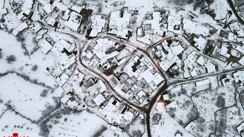 بارش برف در روستای یولقون آغاج - تکاب