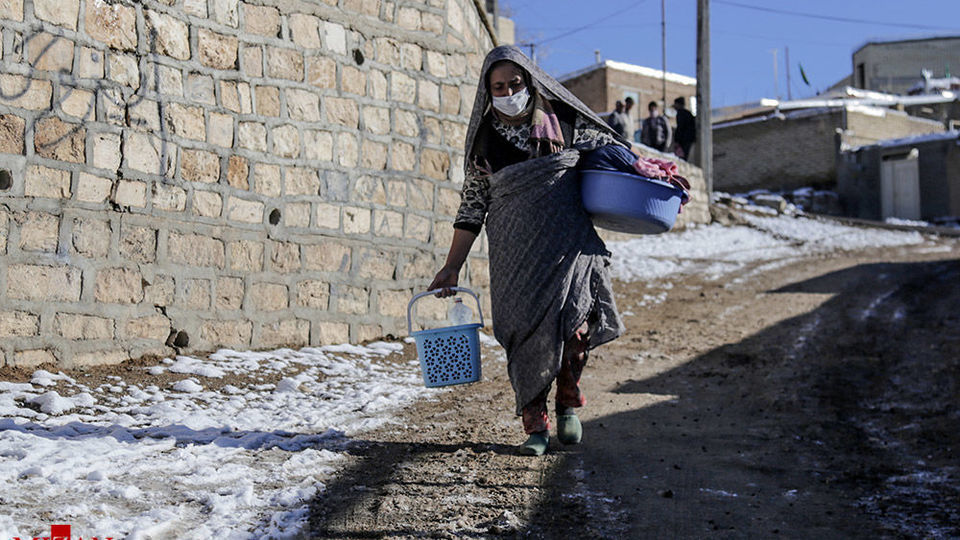 بارش برف در روستای یولقون آغاج - تکاب