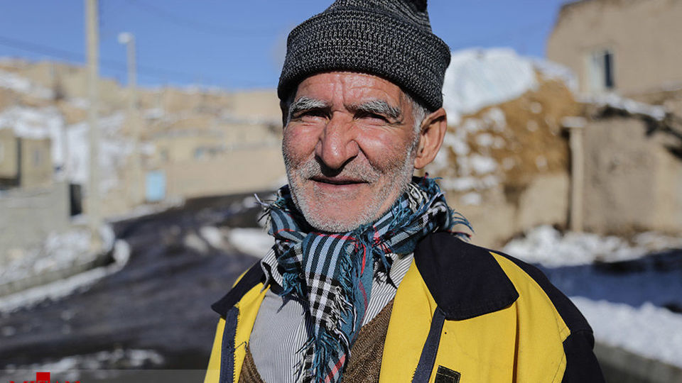 بارش برف در روستای یولقون آغاج - تکاب