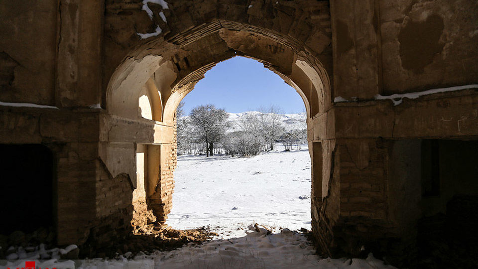 بارش برف در روستای یولقون آغاج - تکاب