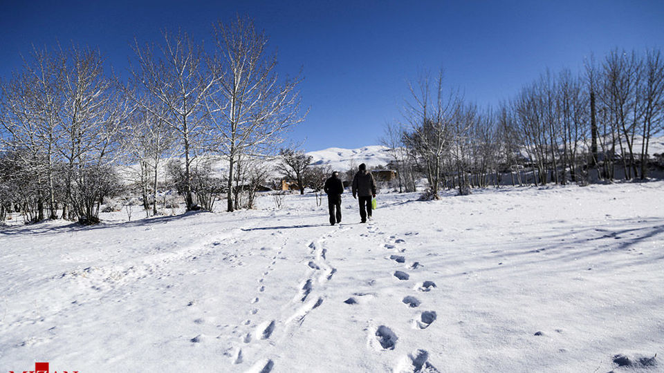 بارش برف در روستای یولقون آغاج - تکاب