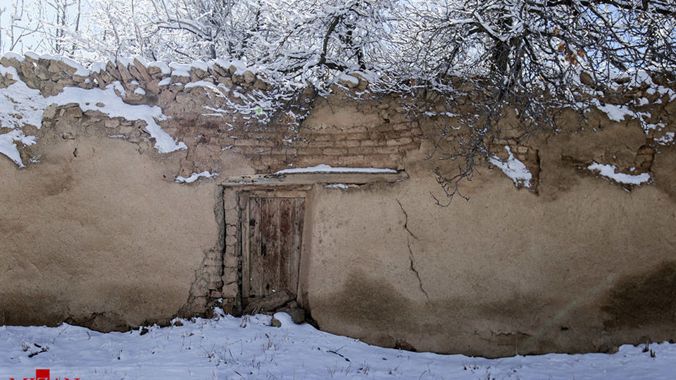 بارش برف در روستای یولقون آغاج - تکاب