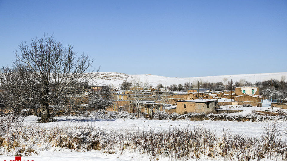 بارش برف در روستای یولقون آغاج - تکاب