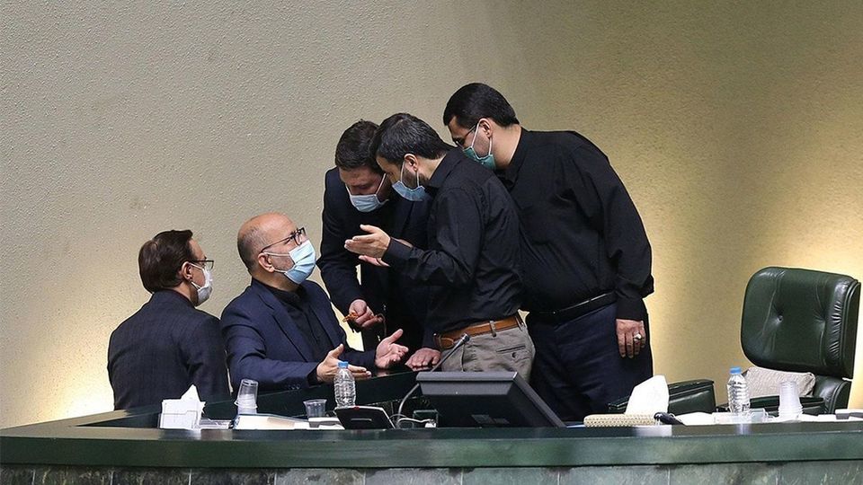 مجلس و معضلی به نام رای ممتنع