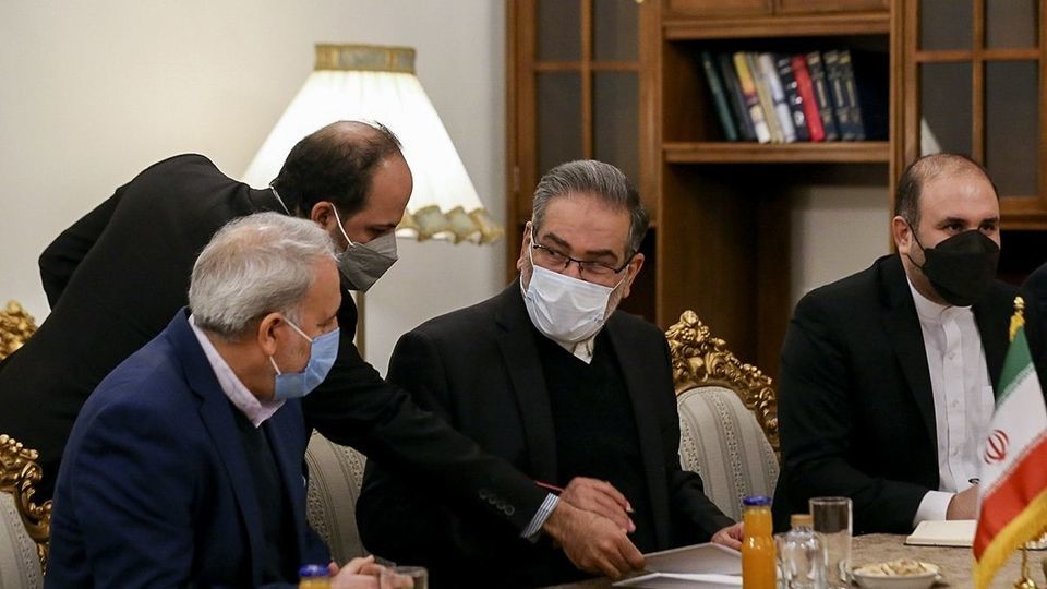 دیدار علی شمخانی با معاون رئیس شورای امنیت ملی قرقیزستان