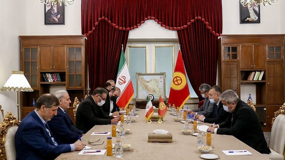 دیدار علی شمخانی با معاون رئیس شورای امنیت ملی قرقیزستان