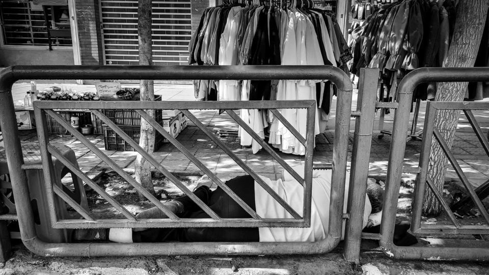 خواب در هیاهو