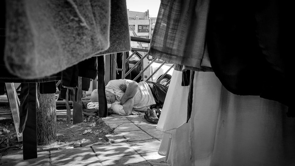 خواب در هیاهو