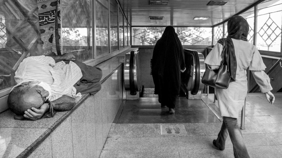 خواب در هیاهو