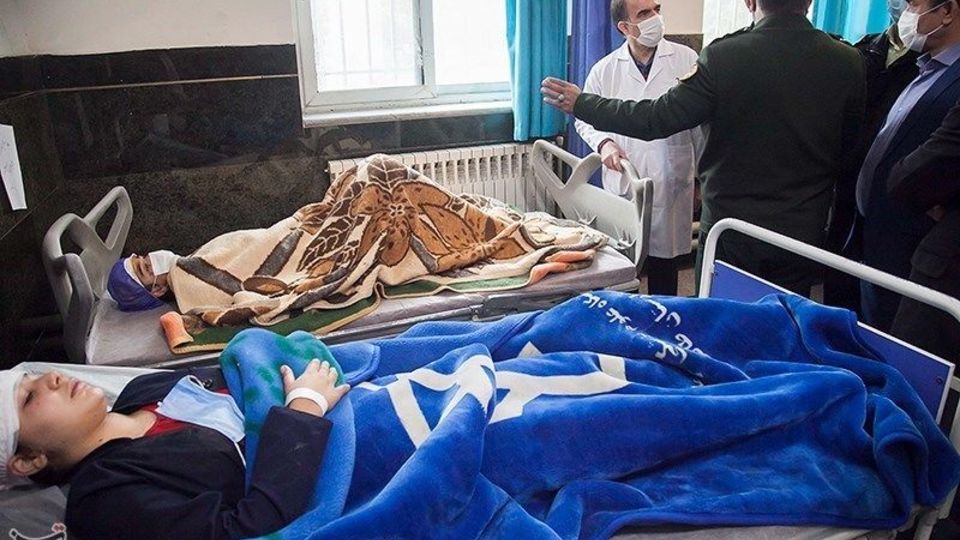 مصدومان حادثه تصادف دانش آموزان در کرمانشاه