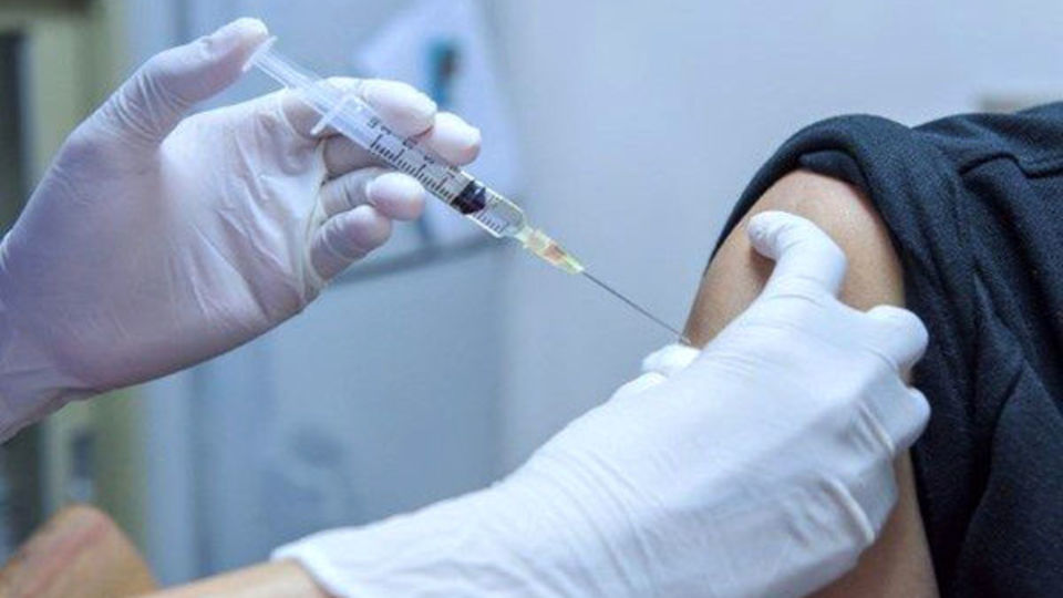 جریمه و مرخصی اجباری بدون حقوق در انتظار واکسن نزده ها