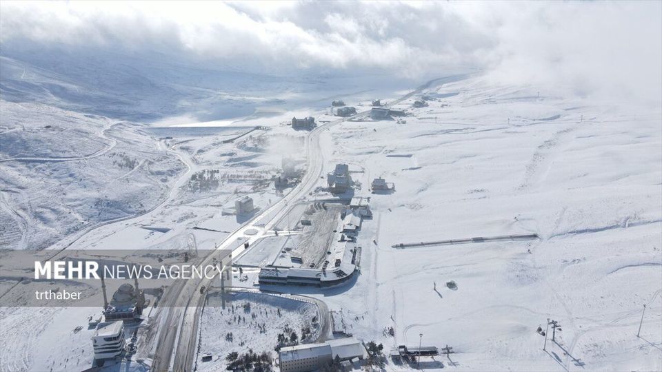 کوه ارسیس پس از بارش برف سفید شد