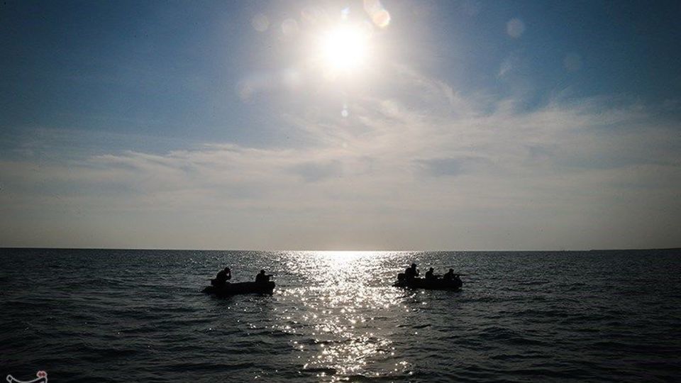 تمرین تاخت آبی تکاوران نیروی زمینی سپاه در خلیج فارس