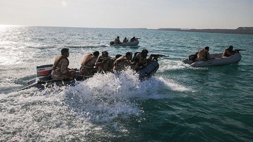 تمرین تاخت آبی تکاوران نیروی زمینی سپاه در خلیج فارس