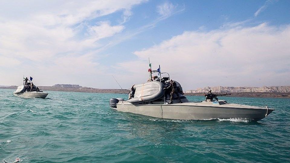 تمرین تاخت آبی تکاوران نیروی زمینی سپاه در خلیج فارس