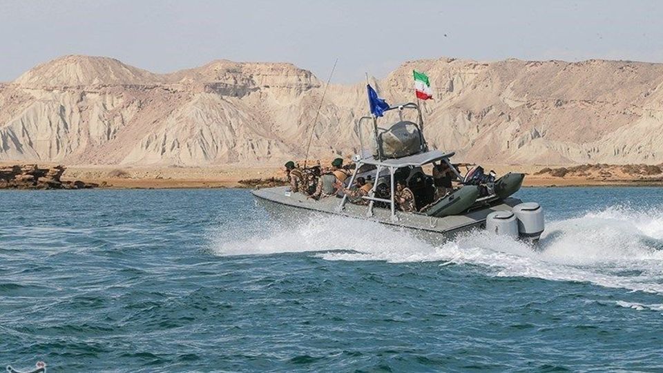 تمرین تاخت آبی تکاوران نیروی زمینی سپاه در خلیج فارس