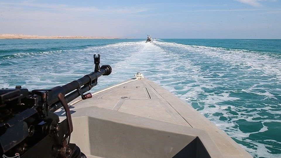 تمرین تاخت آبی تکاوران نیروی زمینی سپاه در خلیج فارس