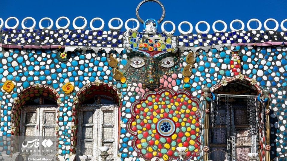 رقص رنگ و نور در قصر رویایی