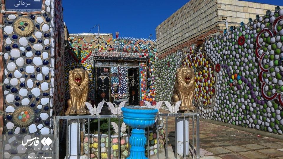 رقص رنگ و نور در قصر رویایی