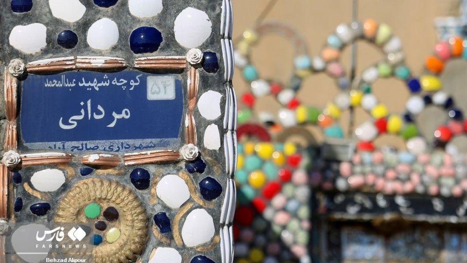 رقص رنگ و نور در قصر رویایی