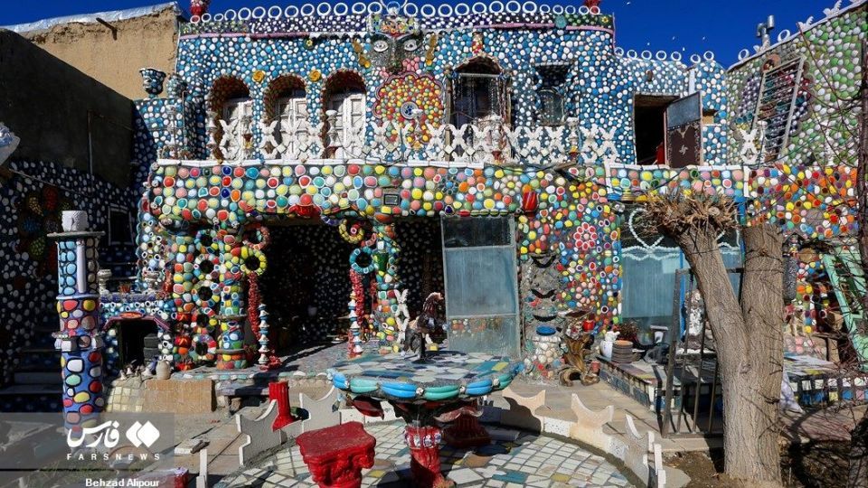 رقص رنگ و نور در قصر رویایی