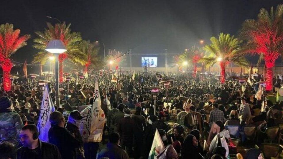 تجدیدعهد مردم عراق با شهید سلیمانی و ابومهدی در ساعت و محل شهادت