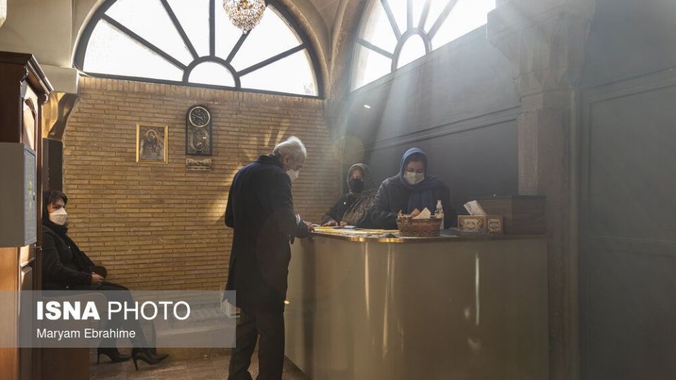 مراسم غسل تعمید در کلیسای مریم مقدس تبریز