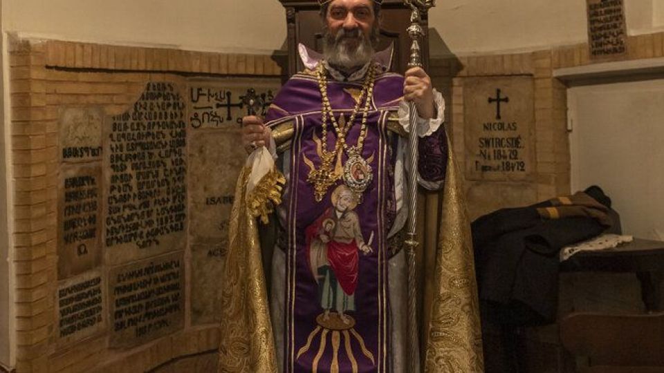 مراسم غسل تعمید در کلیسای مریم مقدس تبریز