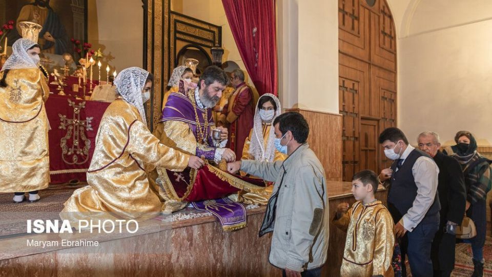 مراسم غسل تعمید در کلیسای مریم مقدس تبریز