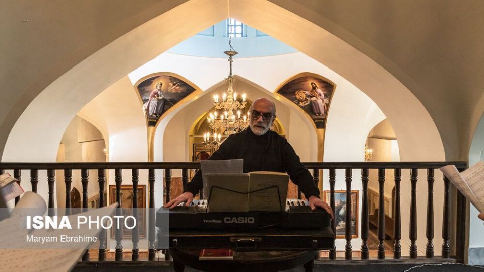 مراسم غسل تعمید در کلیسای مریم مقدس تبریز