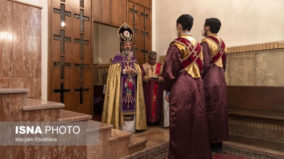مراسم غسل تعمید در کلیسای مریم مقدس تبریز