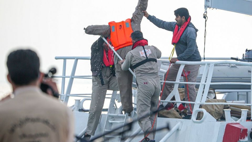 مانور مقابله با آلودگی نفتی و جستجو و نجات