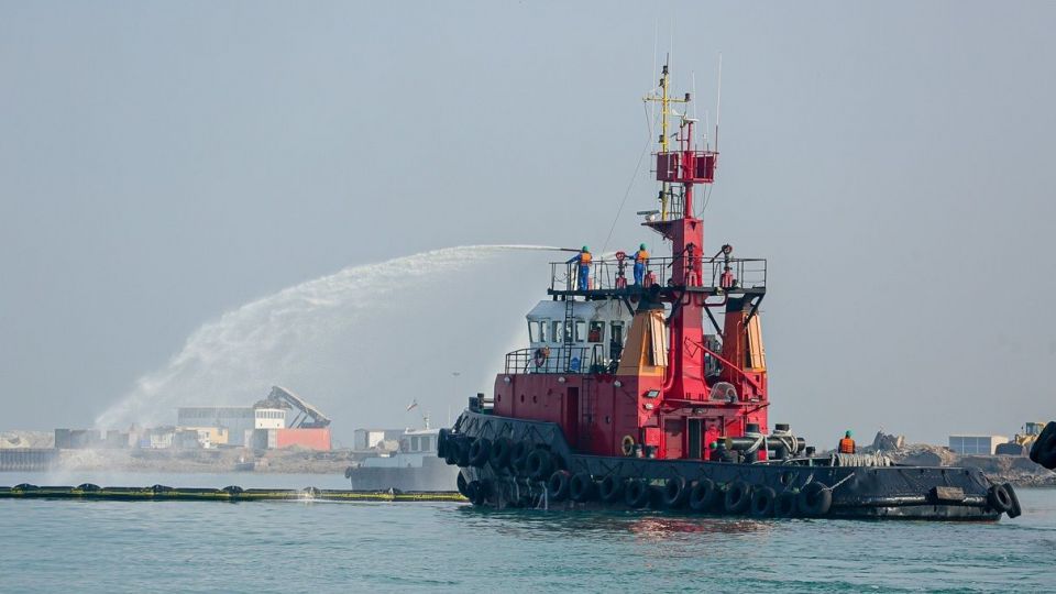 مانور مقابله با آلودگی نفتی و جستجو و نجات