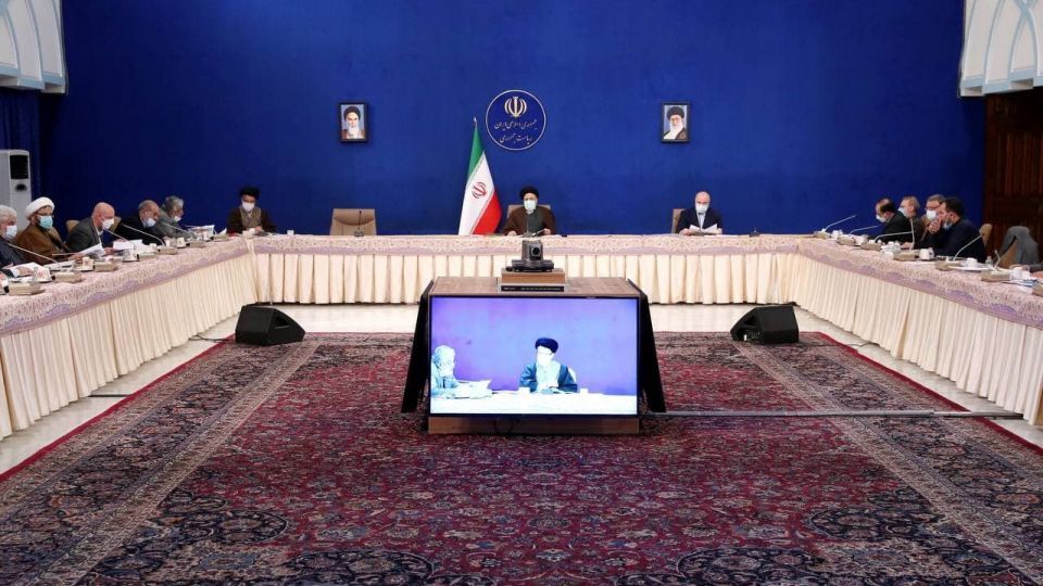 رئیس جمهور: نظام پرداخت حقوق باید فوری و بر مبنای عدالت اصلاح شود/ قاطعانه مانع هرگونه افزایش قیمت کالاها شوید