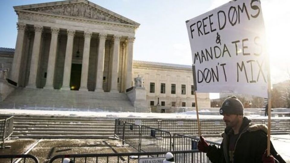 توقف دستور بایدن برای واکسیناسیون اجباری کارکنان شرکت‌های خصوصی