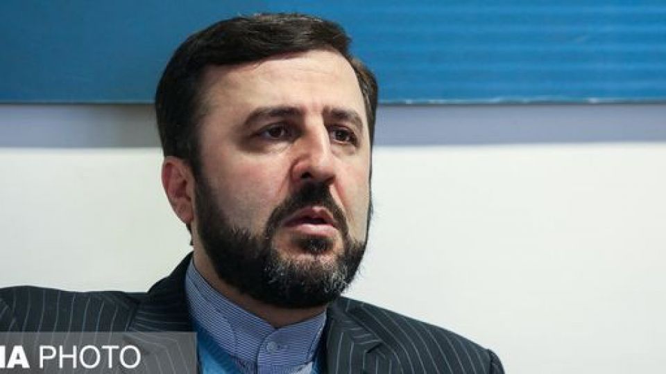 غریب آبادی: فریبا عادلخواه به زندان برگردانده شده است