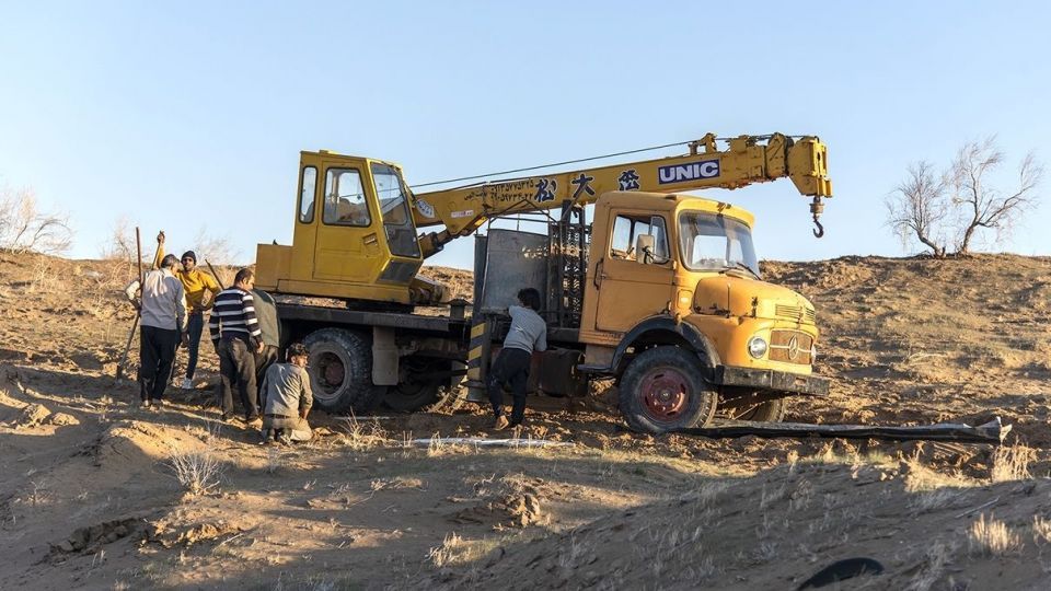 آب در دل کویر تکان خورد