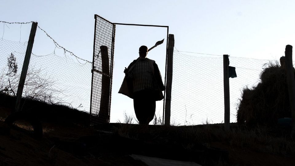 آب در دل کویر تکان خورد