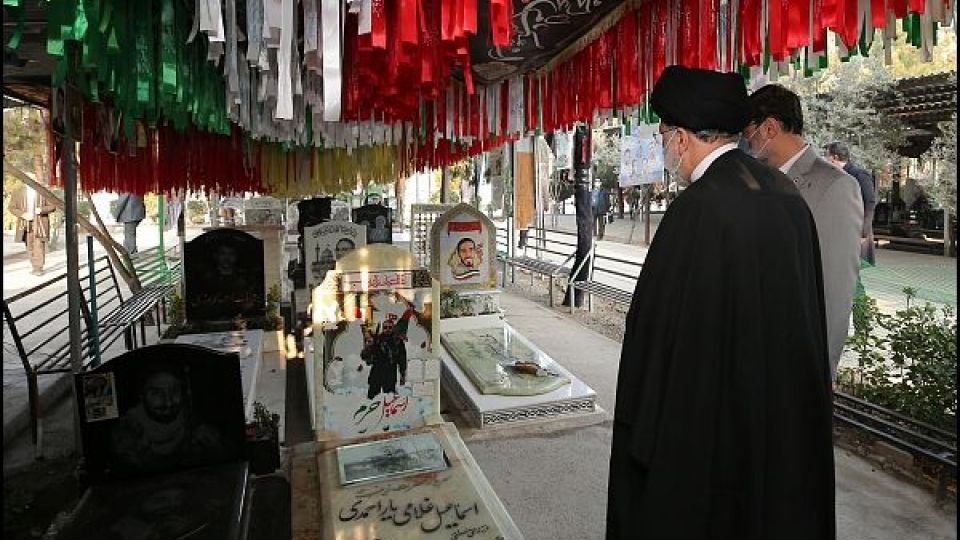 رئیس جمهور در مزار شهدای بهشت زهرا