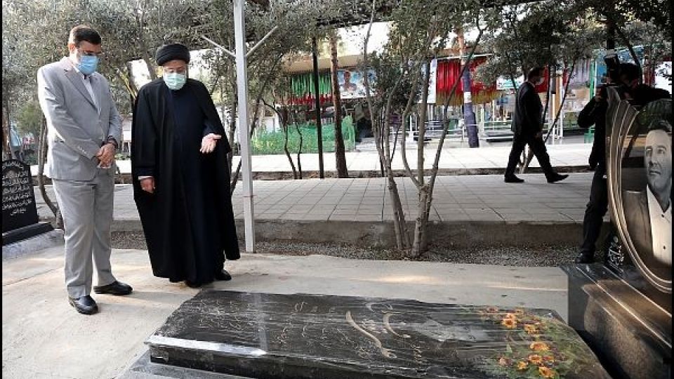 رئیس جمهور در مزار شهدای بهشت زهرا