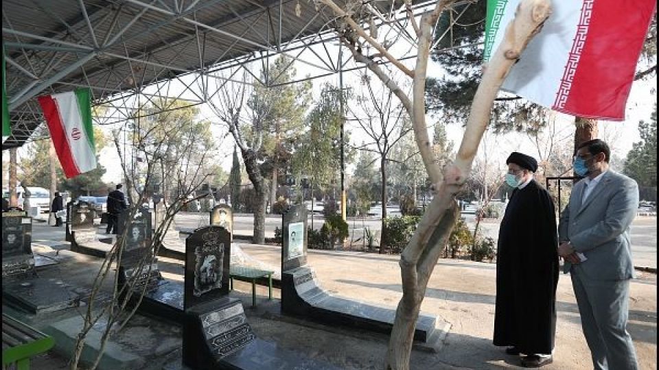 رئیس جمهور در مزار شهدای بهشت زهرا