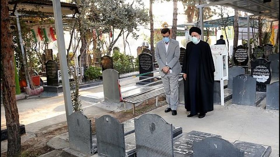 رئیس جمهور در مزار شهدای بهشت زهرا