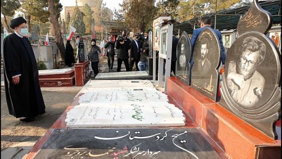 رئیس جمهور در مزار شهدای بهشت زهرا